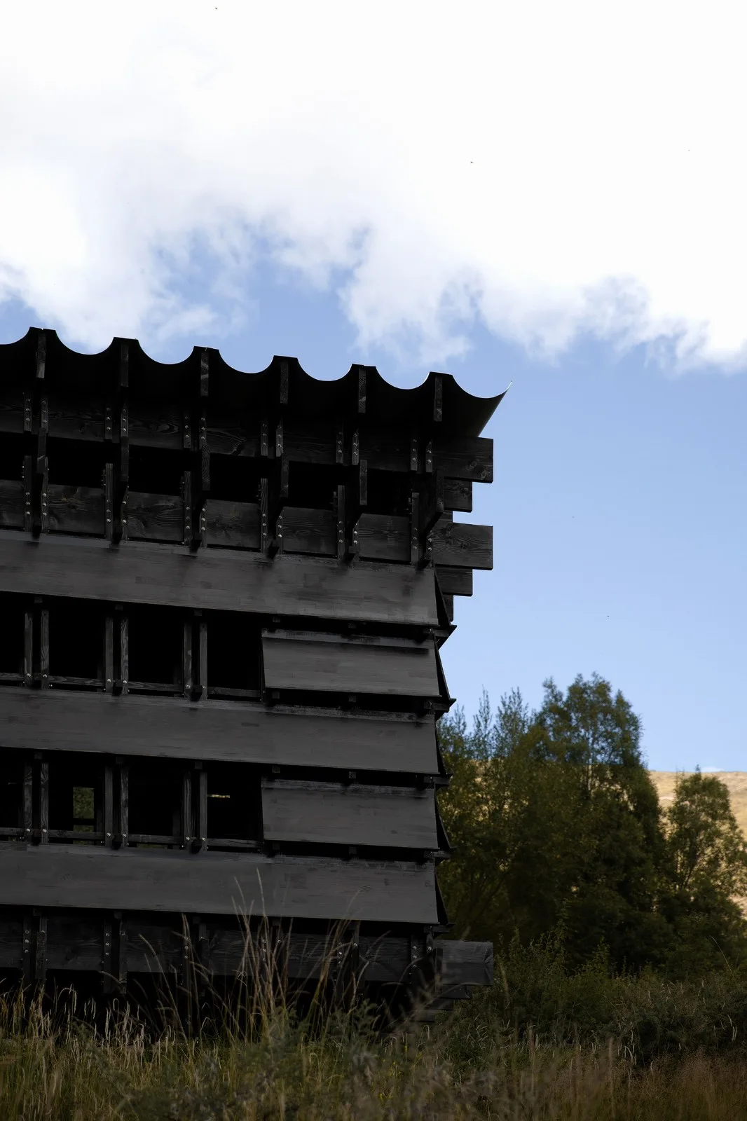 BIM Architecture | Bee Watching House in Shannan, Xizang/Moon Earth Architecture
