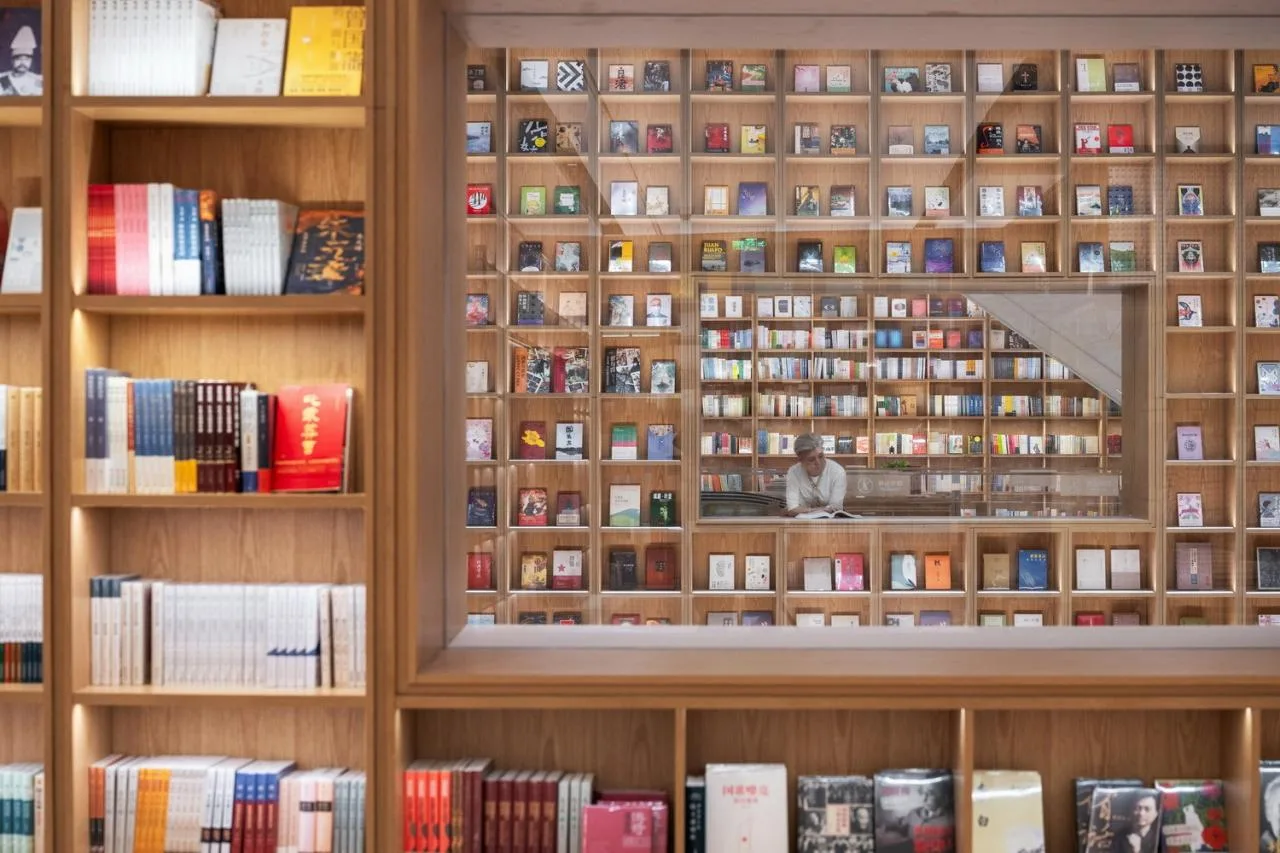 BIM Architecture | Building a New City with Books: Can 'People Who Don't Read' Save Bookstores? / Wutopia Lab