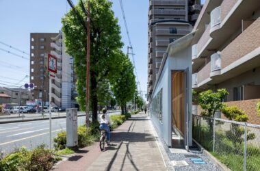 BIM Architecture: 4x59m Triangular Beauty Salon and Office by Environment Architecture in Yokonagaya-BIM WORLD