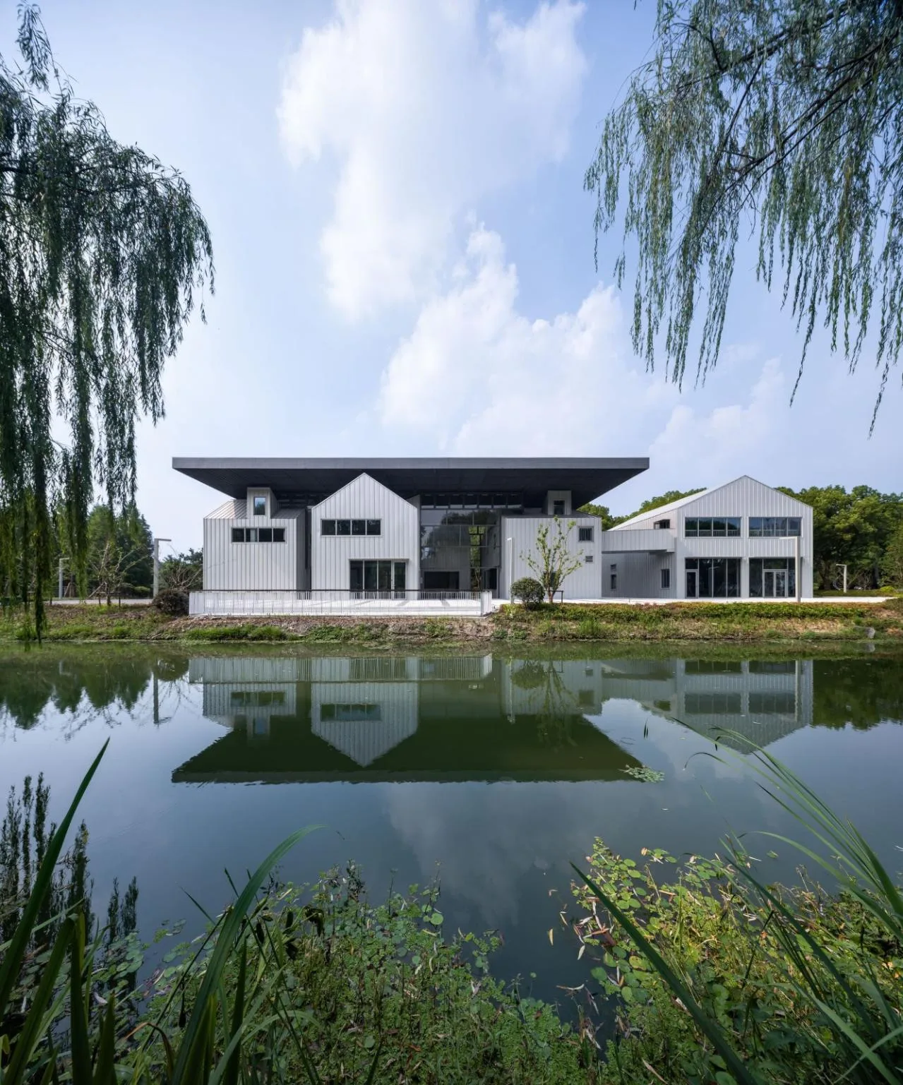 BIM Architecture | Kunshan Urban Ecological Forest Park Visitor Center/Arkomixing Architectural Design