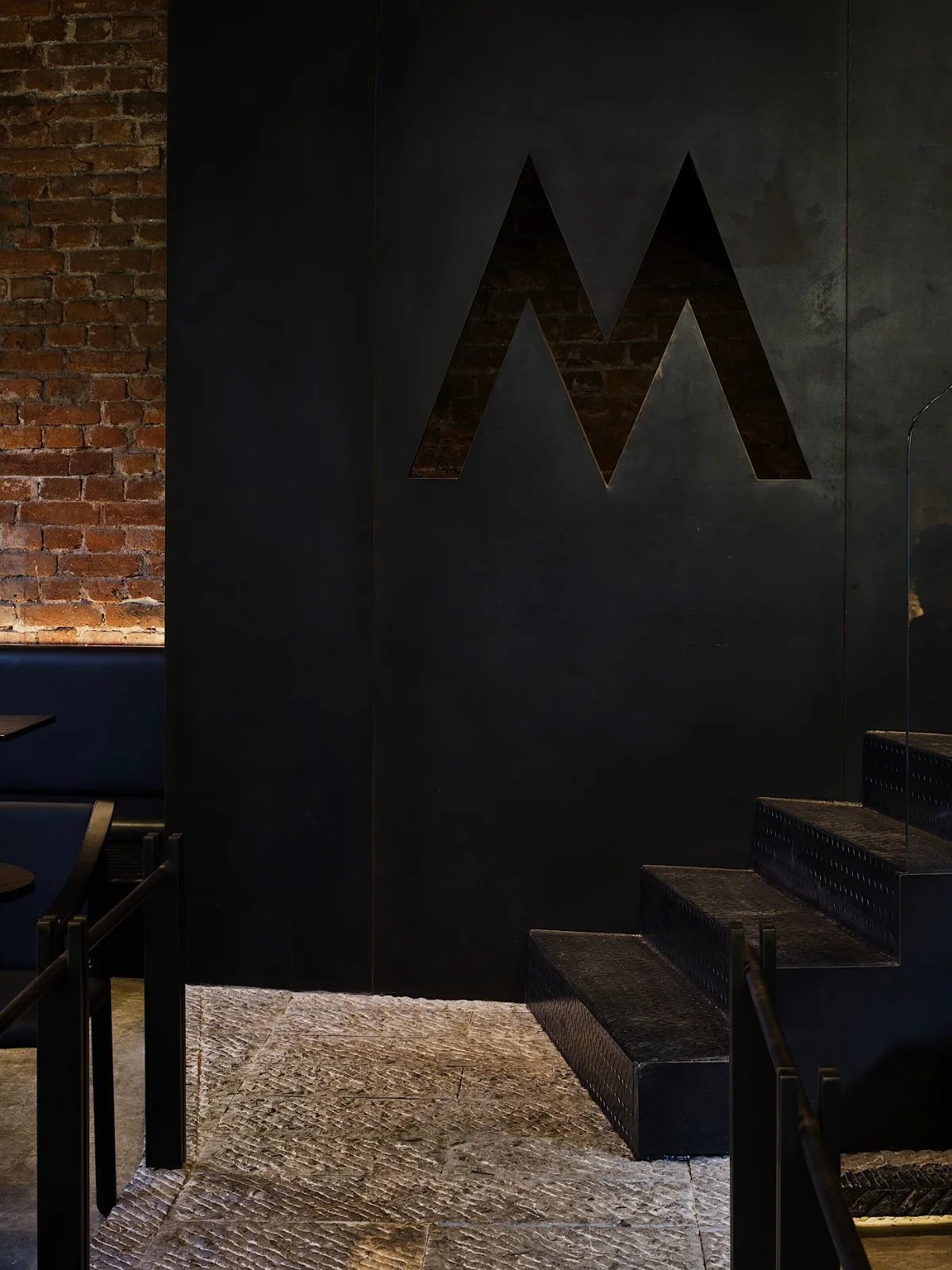 BIM Architecture | 'Century long Dialogue' M stand - Qingdao Yinyu Lane Flagship Store/Balanced Space Design