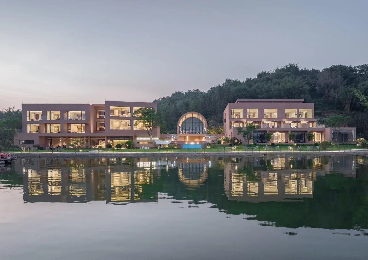BIM Architecture | Responding to the Humanistic Residence of Ancient Temples and Mountains: Cihu Academy in Qingyuan/Buildings Outside the City