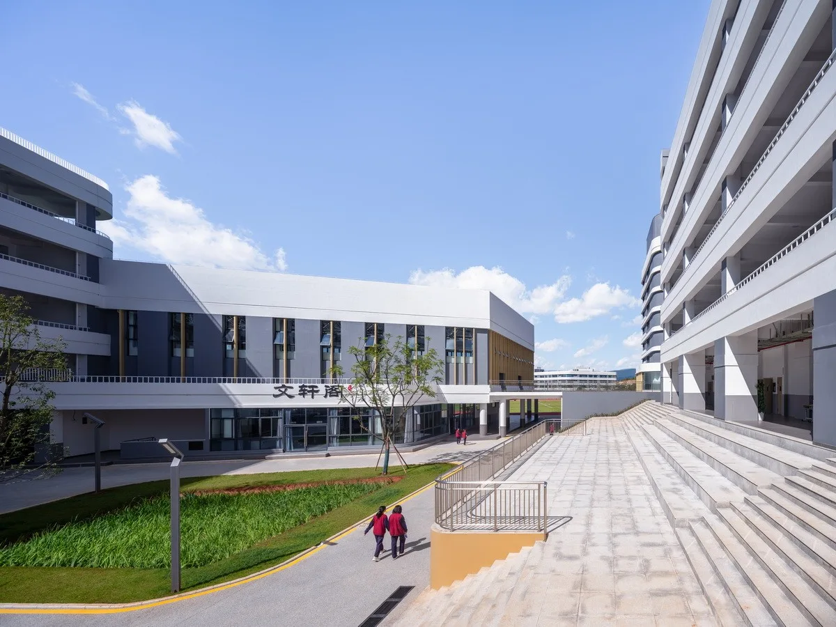 BIM Architecture | Gazing at Clouds by the Mountain: Design Record of Hongyu Middle School in Yuxi, Yunnan Province/Introduction to the Integration of Production and Education Research Center