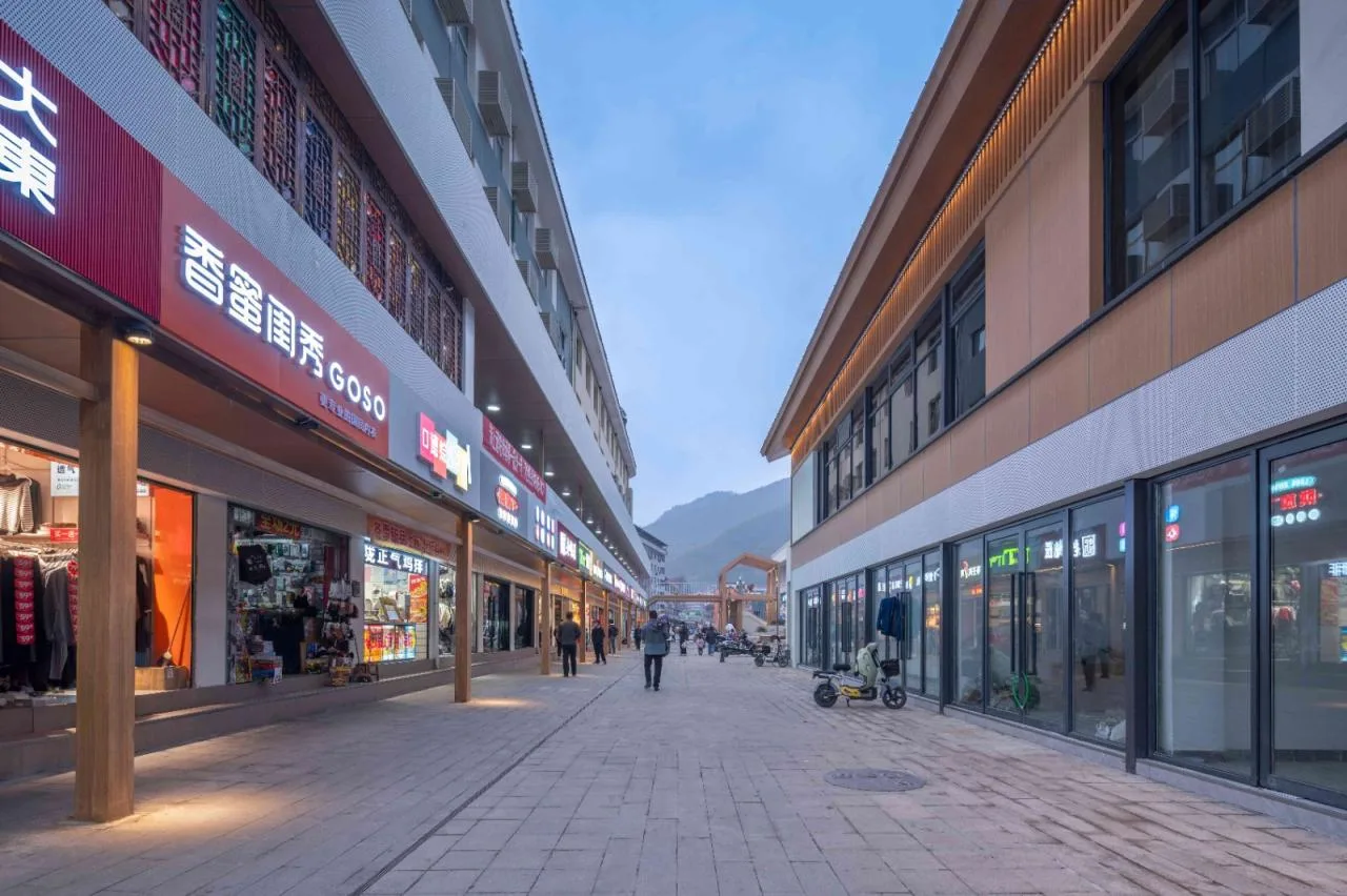 BIM Architecture | Renewal Design of Xinxinzi Bridge and Surrounding Commercial Street in Kang County/He Wei Studio of Sanwen Architecture