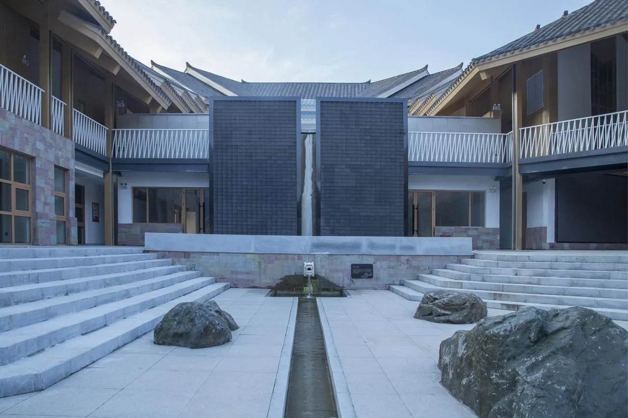 BIM Architecture | Dragon shaped Architecture: Kang County Tourism Tourist Distribution Center/Symbiotic Architecture Farmers Architects
