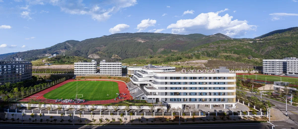 BIM Architecture | Gazing at Clouds by the Mountain: Design Record of Hongyu Middle School in Yuxi, Yunnan Province/Introduction to the Integration of Production and Education Research Center