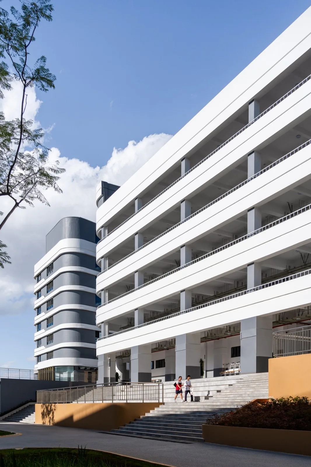 BIM Architecture | Gazing at Clouds by the Mountain: Design Record of Hongyu Middle School in Yuxi, Yunnan Province/Introduction to the Integration of Production and Education Research Center