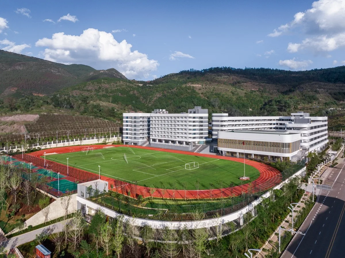 BIM Architecture | Gazing at Clouds by the Mountain: Design Record of Hongyu Middle School in Yuxi, Yunnan Province/Introduction to the Integration of Production and Education Research Center