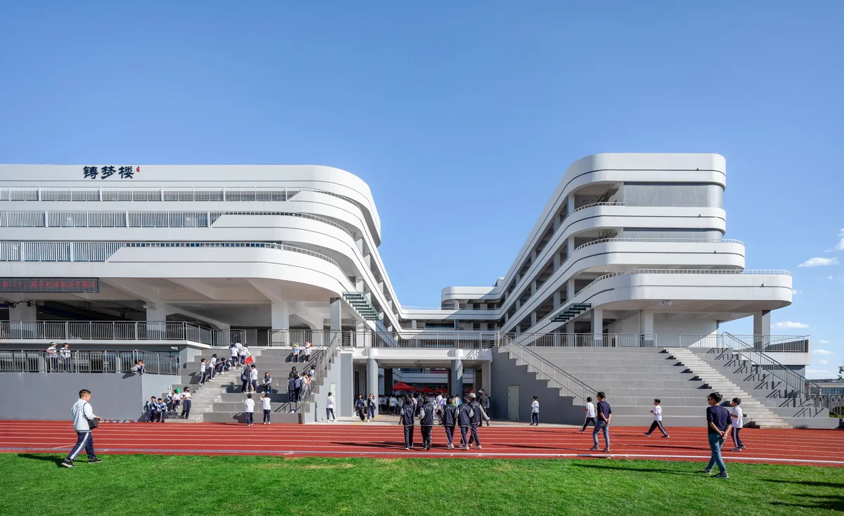 BIM Architecture | Gazing at Clouds by the Mountain: Design Record of Hongyu Middle School in Yuxi, Yunnan Province/Introduction to the Integration of Production and Education Research Center