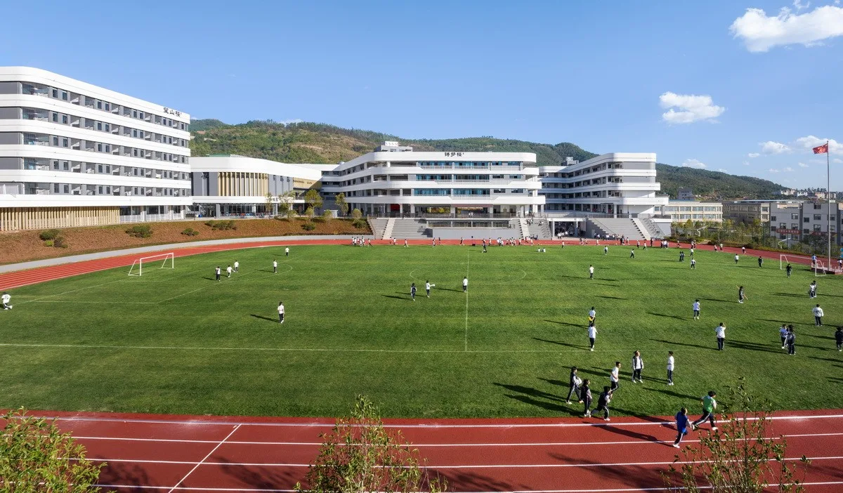 BIM Architecture | Gazing at Clouds by the Mountain: Design Record of Hongyu Middle School in Yuxi, Yunnan Province/Introduction to the Integration of Production and Education Research Center