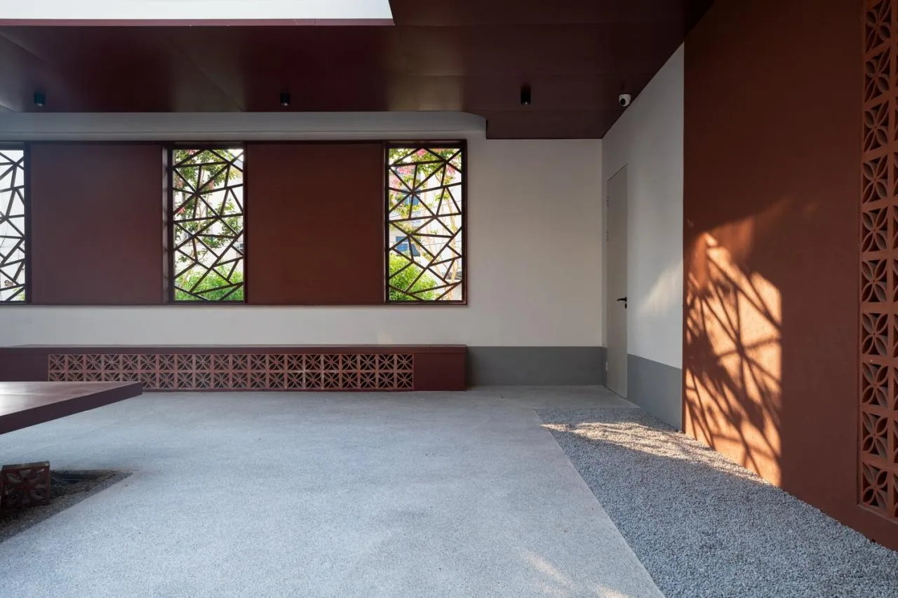 BIM Architecture | Here and Now: A Small House Built in a Flower Garden - Gangyan Flower Exchange Center/Chuanglin Zebai
