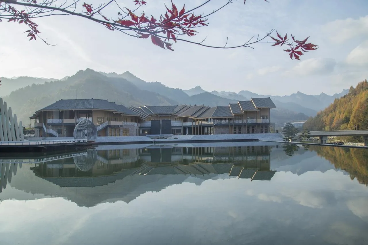 BIM Architecture | Dragon shaped Architecture: Kang County Tourism Tourist Distribution Center/Symbiotic Architecture Farmers Architects