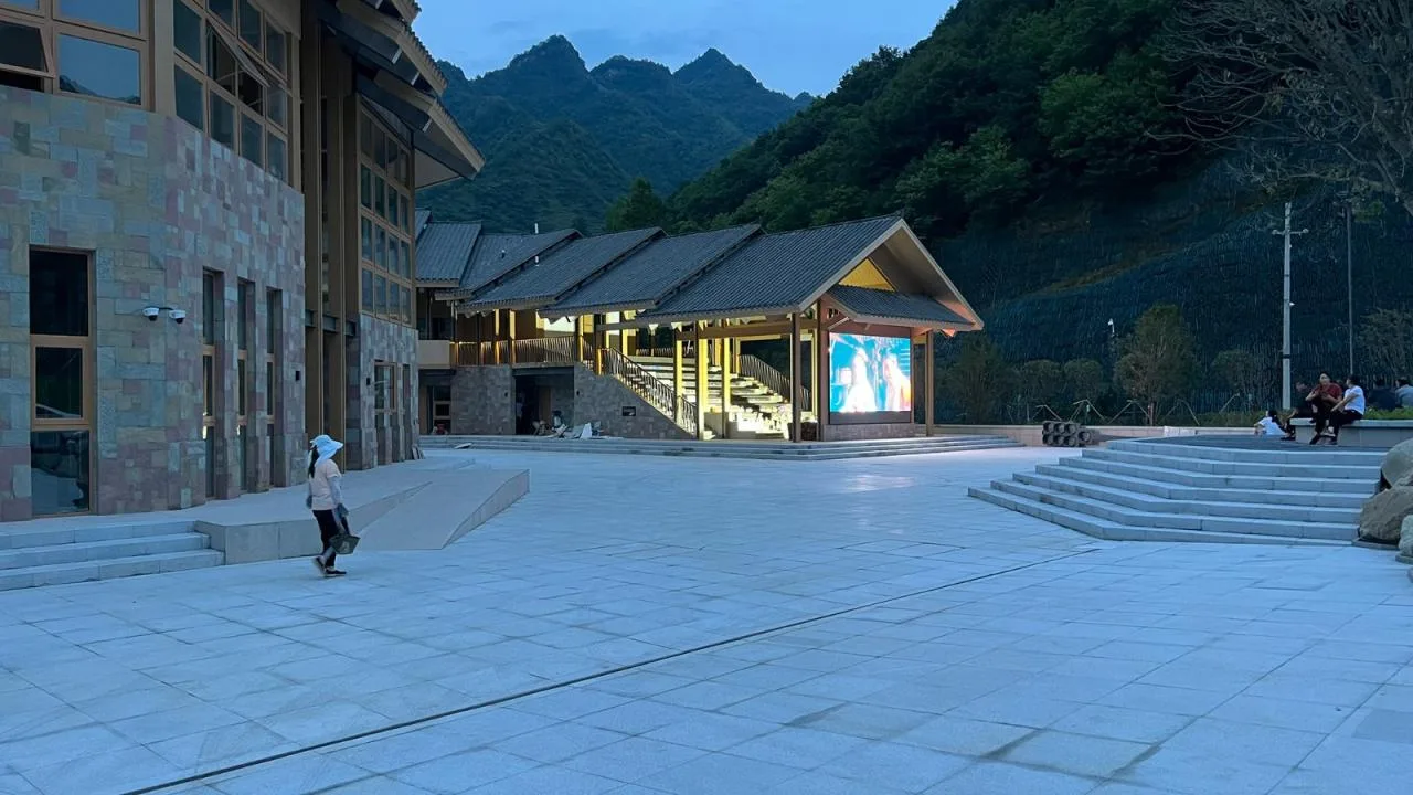 BIM Architecture | Dragon shaped Architecture: Kang County Tourism Tourist Distribution Center/Symbiotic Architecture Farmers Architects