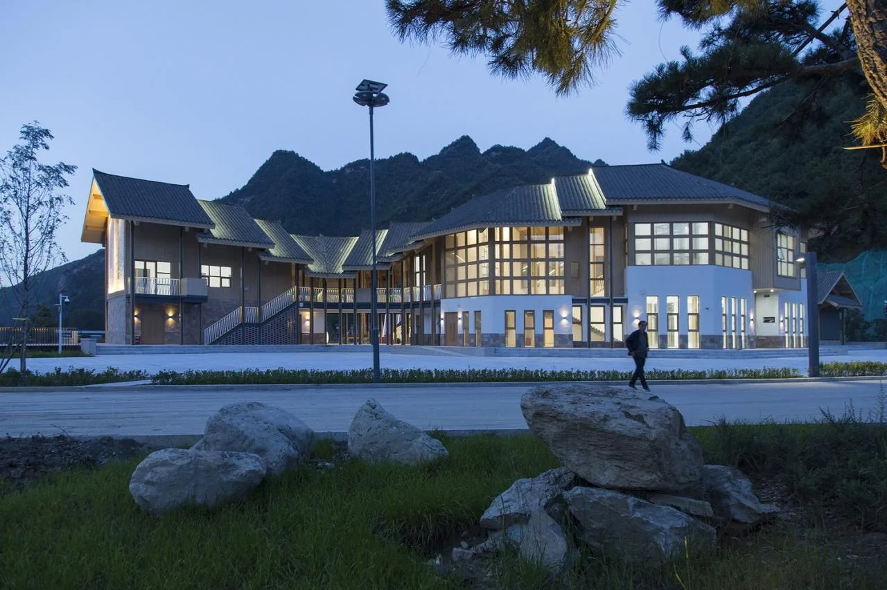 BIM Architecture | Dragon shaped Architecture: Kang County Tourism Tourist Distribution Center/Symbiotic Architecture Farmers Architects