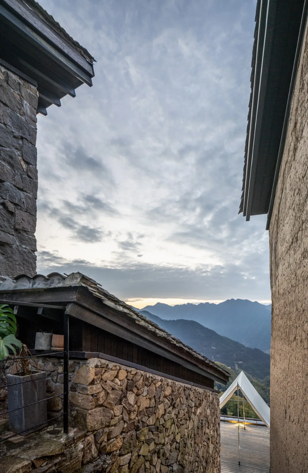 BIM Architecture | The New Life of Yaju Ancient Village: Songyang Feiyiji Phase II/Meng Fanhao line+Architecture Firm