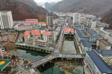 BIM Architecture: Renovation of Xinxinzi Bridge and Adjacent Commercial Street in Kang County by He Wei Studio, Sanwen Architecture-BIM WORLD