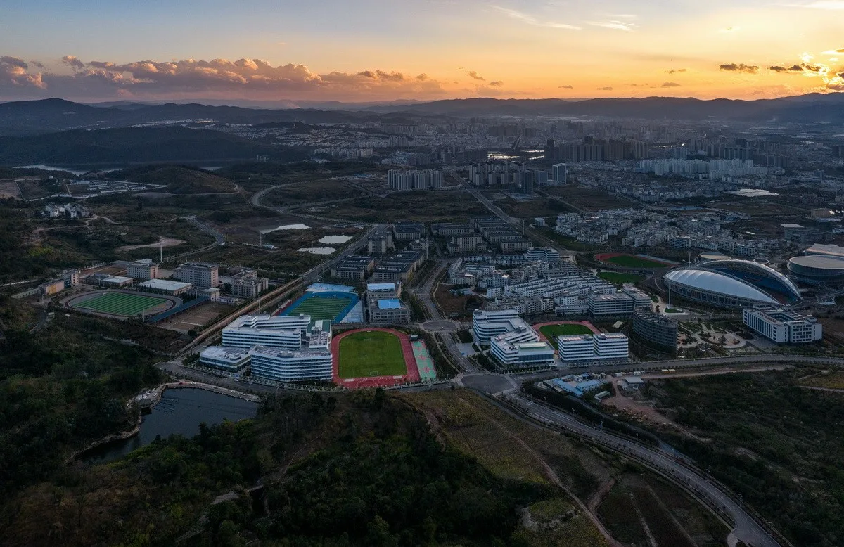 BIM Architecture | Gazing at Clouds by the Mountain: Design Record of Hongyu Middle School in Yuxi, Yunnan Province/Introduction to the Integration of Production and Education Research Center