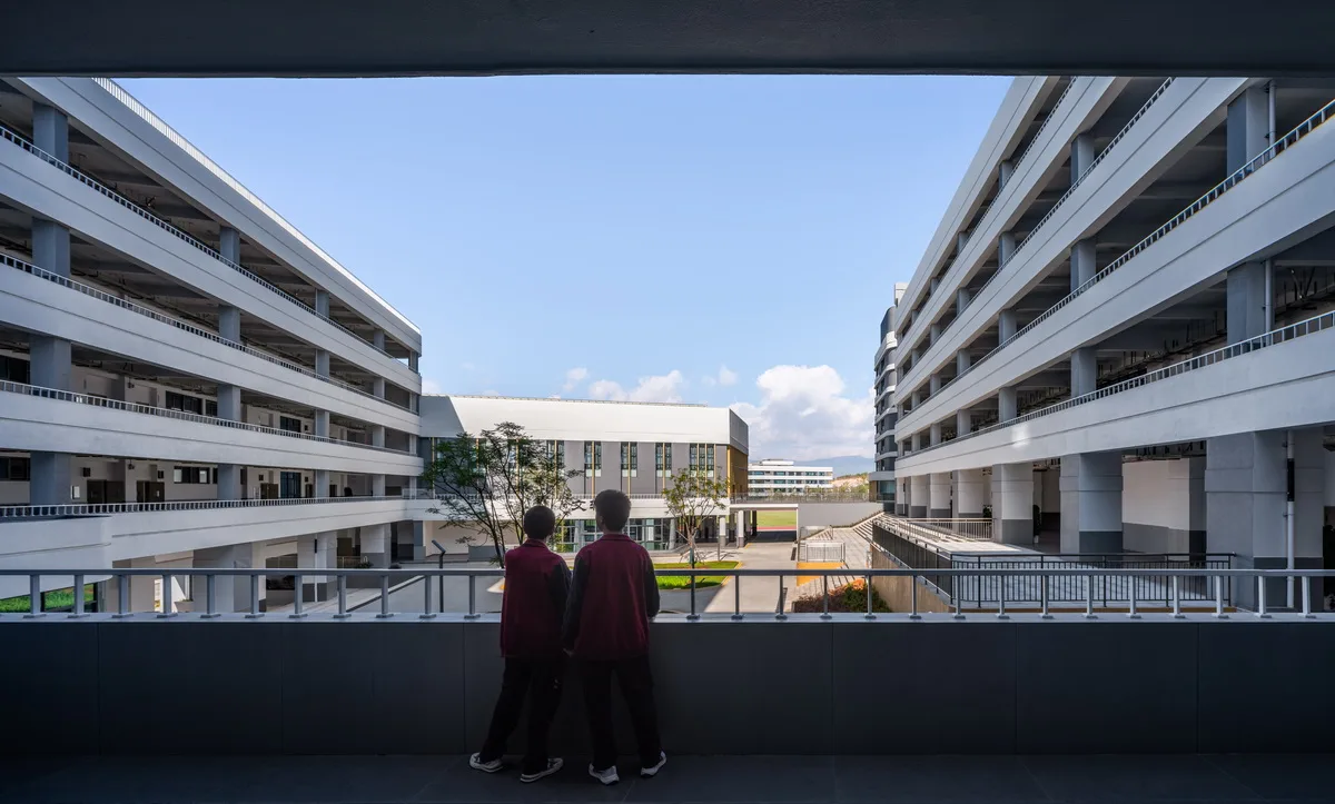 BIM Architecture | Gazing at Clouds by the Mountain: Design Record of Hongyu Middle School in Yuxi, Yunnan Province/Introduction to the Integration of Production and Education Research Center