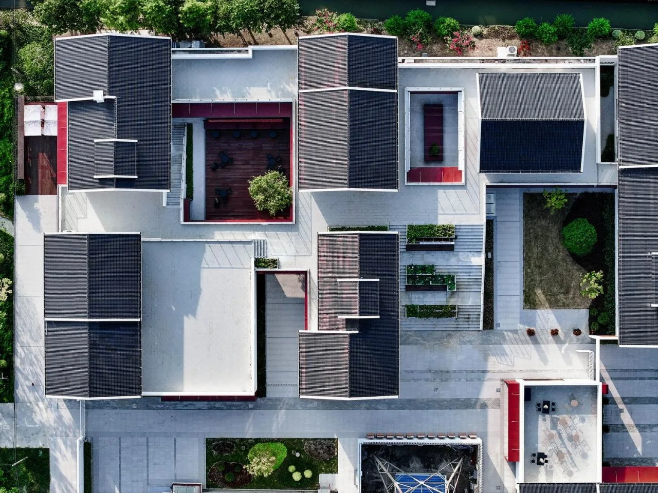 BIM Architecture | Here and Now: A Small House Built in a Flower Garden - Gangyan Flower Exchange Center/Chuanglin Zebai