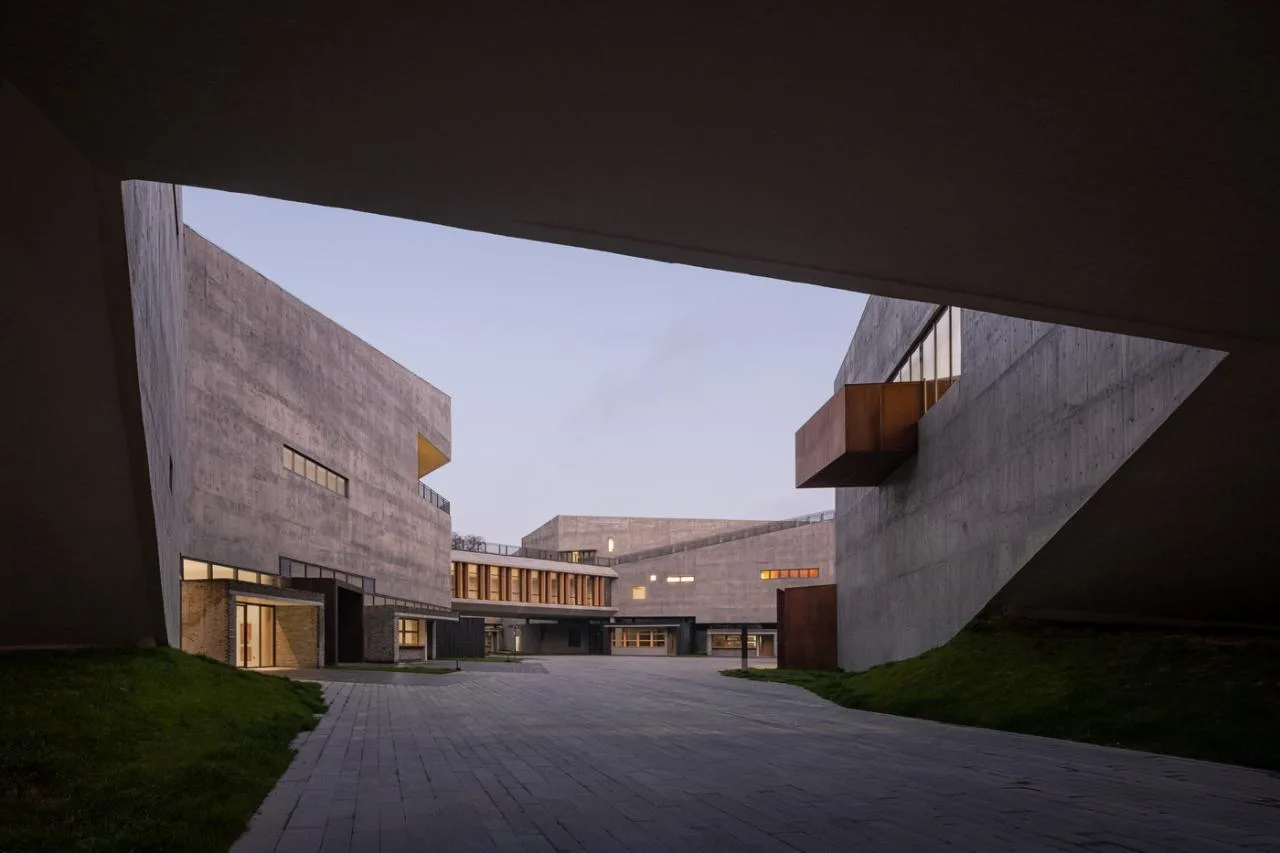 BIM Architecture | Lishui's Largest Art Complex: Guyan Painting Village Art Center/Meng Fanhao Line+Architectural Firm