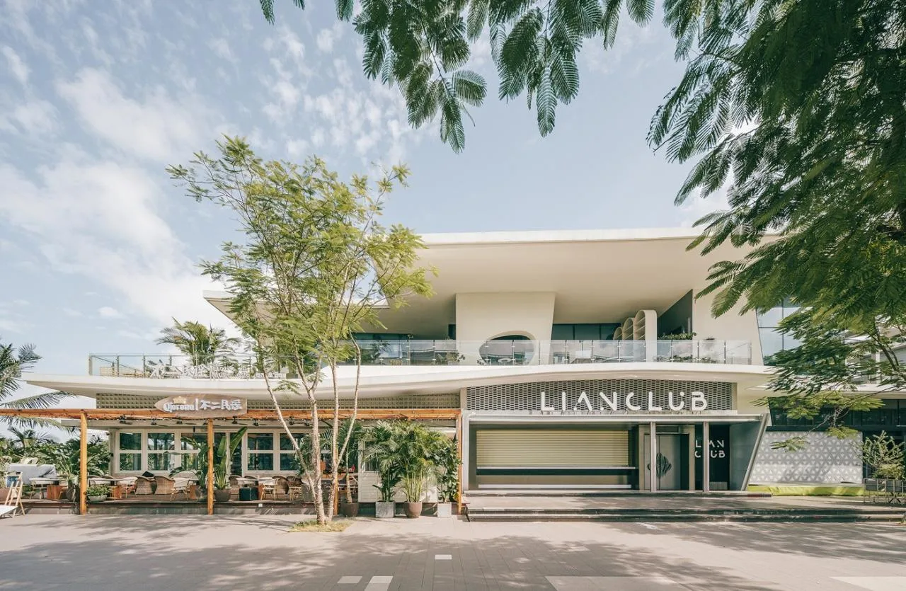 BIM Architecture | Century Cape Commercial Street/Large Material Building