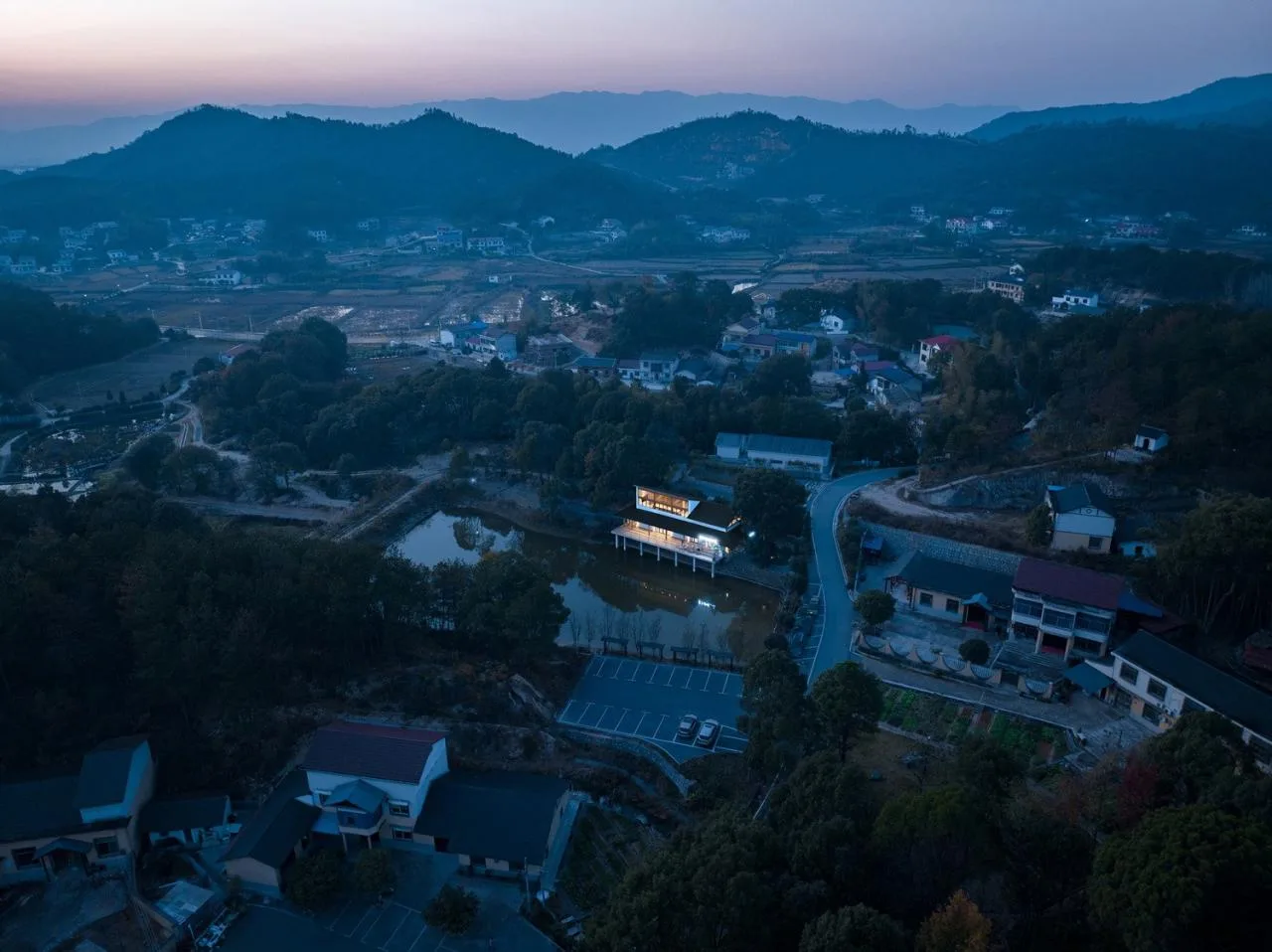 BIM Architecture | Dashali Rural Coffee Bookstore/Tour Building
