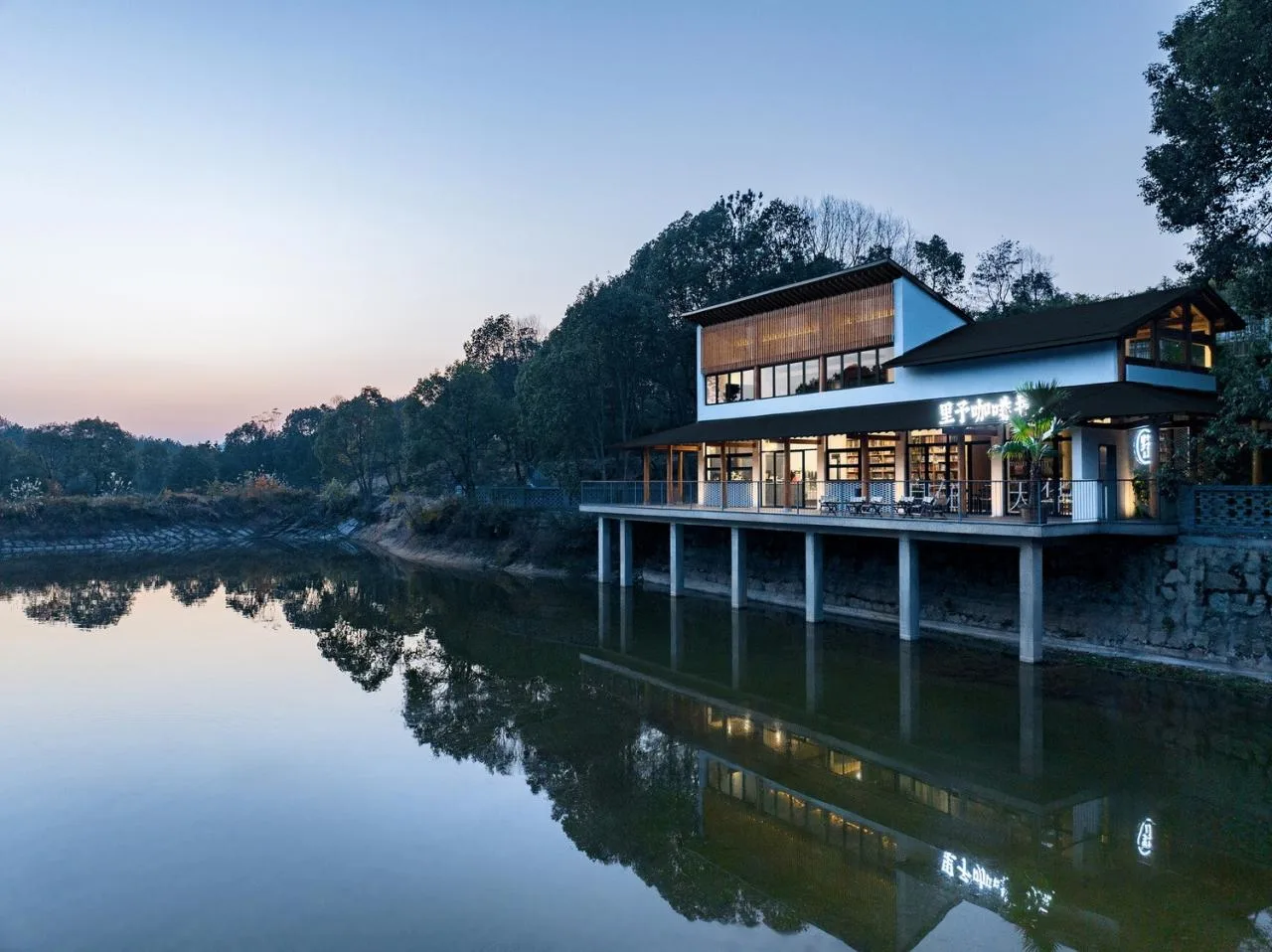 BIM Architecture | Dashali Rural Coffee Bookstore/Tour Building
