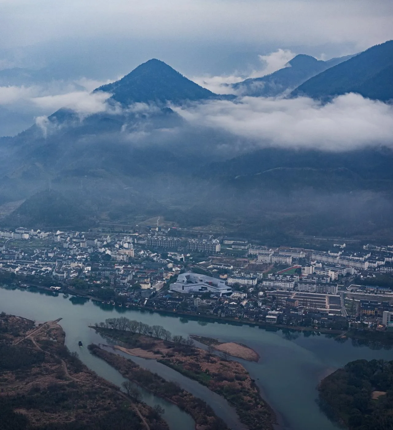 BIM Architecture | Lishui's Largest Art Complex: Guyan Painting Village Art Center/Meng Fanhao Line+Architectural Firm