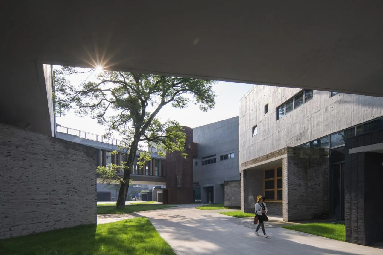 BIM Architecture | Lishui's Largest Art Complex: Guyan Painting Village Art Center/Meng Fanhao Line+Architectural Firm