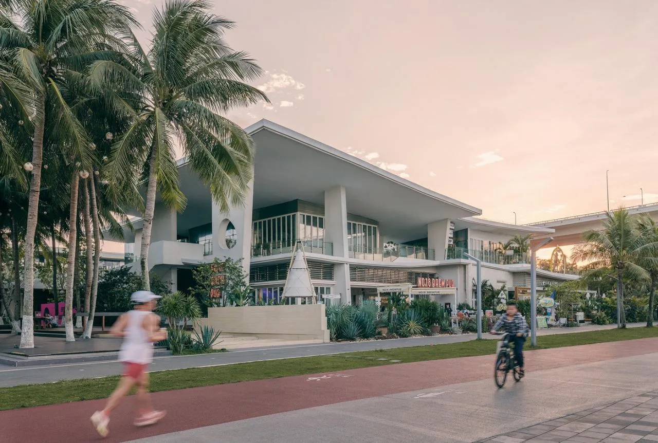 BIM Architecture | Century Cape Commercial Street/Large Material Building