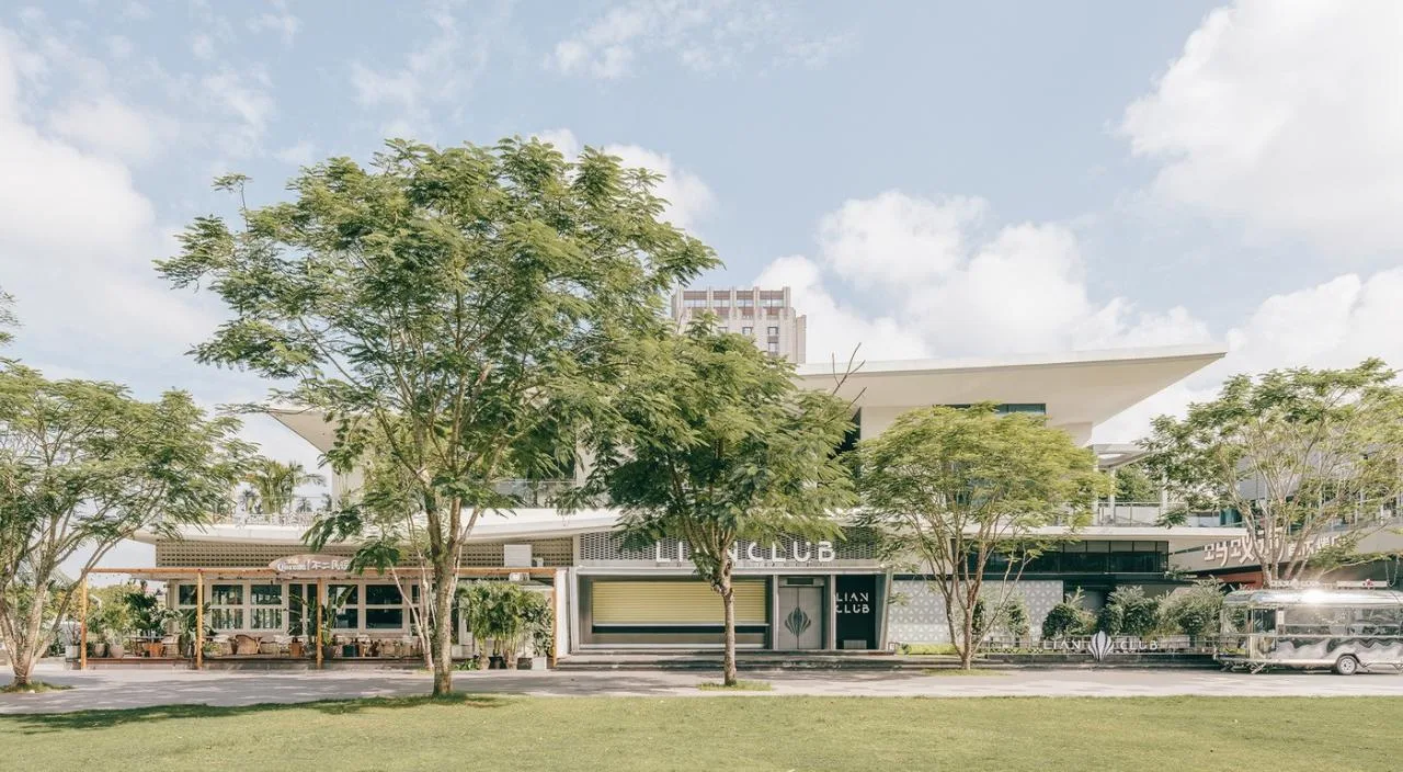 BIM Architecture | Century Cape Commercial Street/Large Material Building
