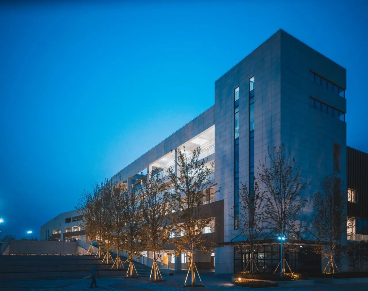 BIM Architecture | Here and Now: High Density Campus Practice for Classroom Teaching - Qingpu Lansheng Siyuan Middle School/Chuanglin Zebai