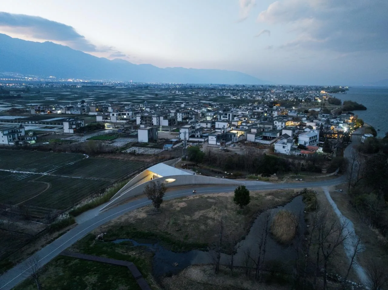 BIM Architecture | Erhai Lake Ecological Corridor Jiapeng Village Station/Zhao Yang Architecture Studio