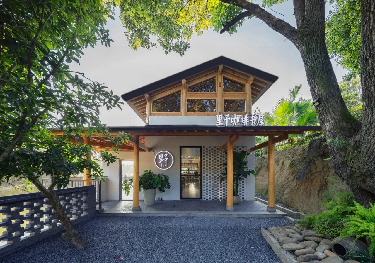 BIM Architecture | Dashali Rural Coffee Bookstore/Tour Building