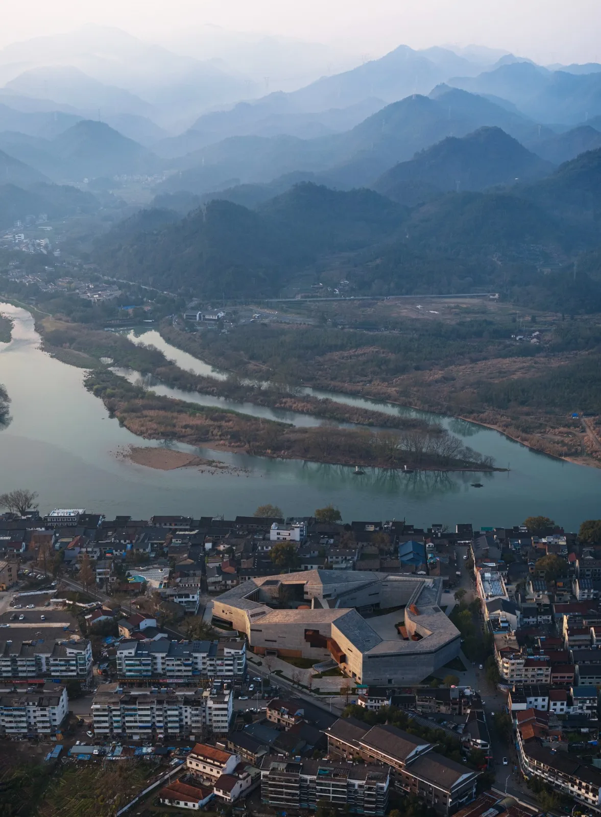 BIM Architecture | Lishui's Largest Art Complex: Guyan Painting Village Art Center/Meng Fanhao Line+Architectural Firm