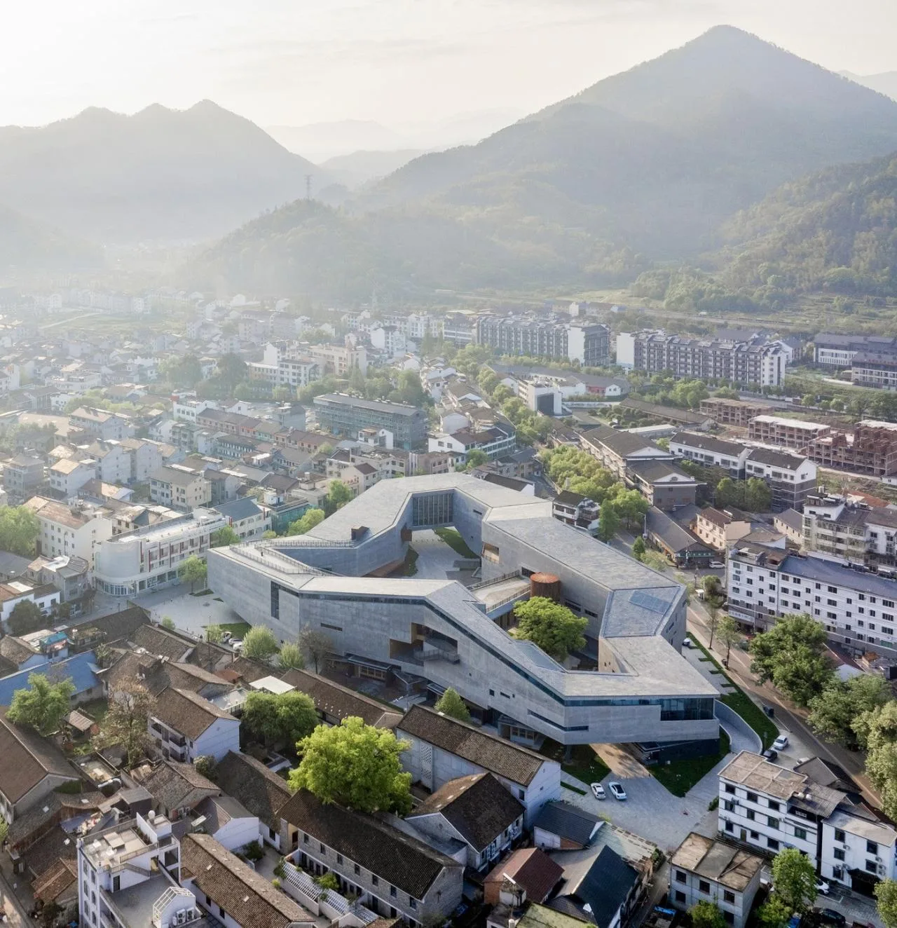 BIM Architecture | Lishui's Largest Art Complex: Guyan Painting Village Art Center/Meng Fanhao Line+Architectural Firm