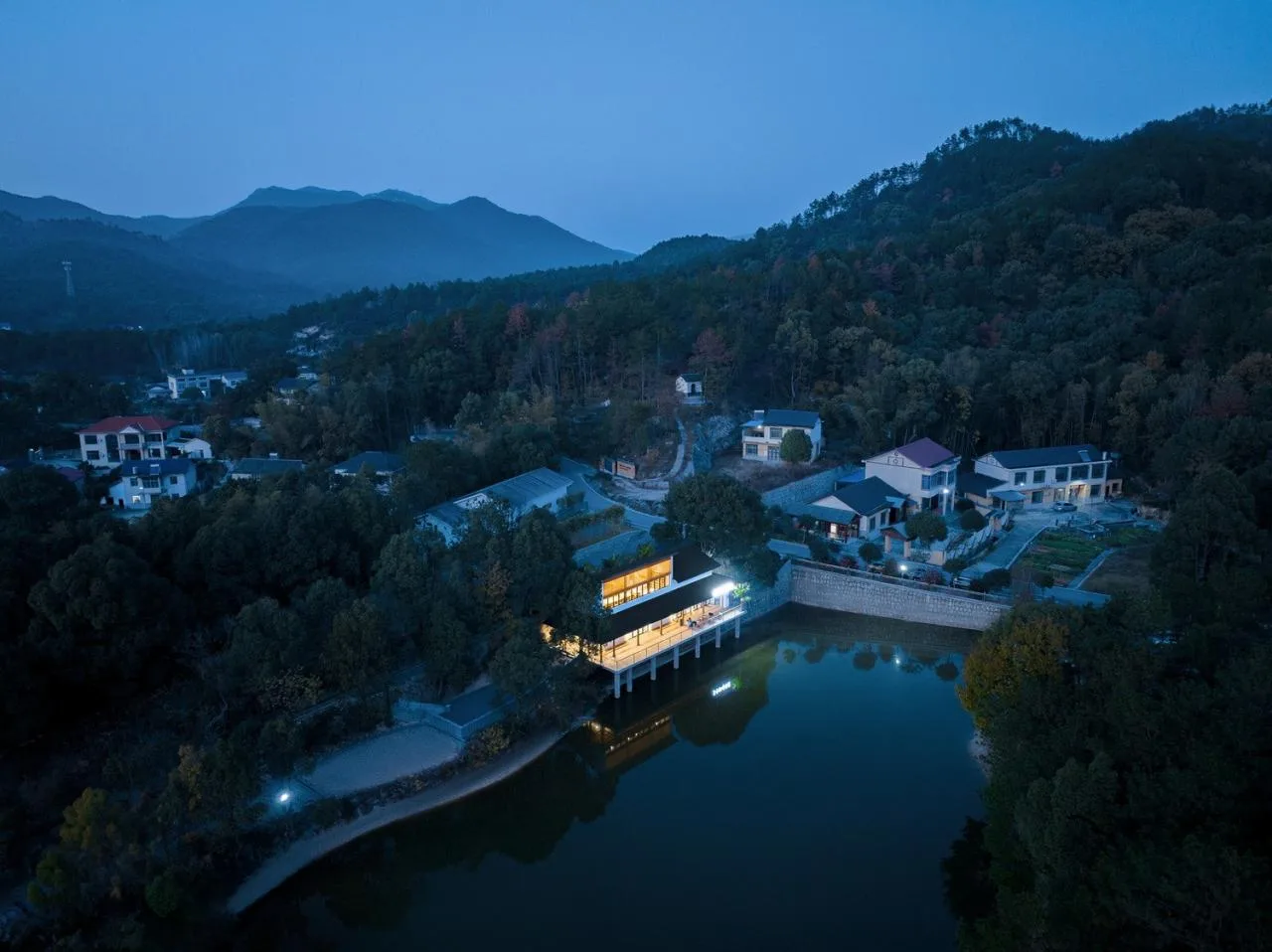 BIM Architecture | Dashali Rural Coffee Bookstore/Tour Building