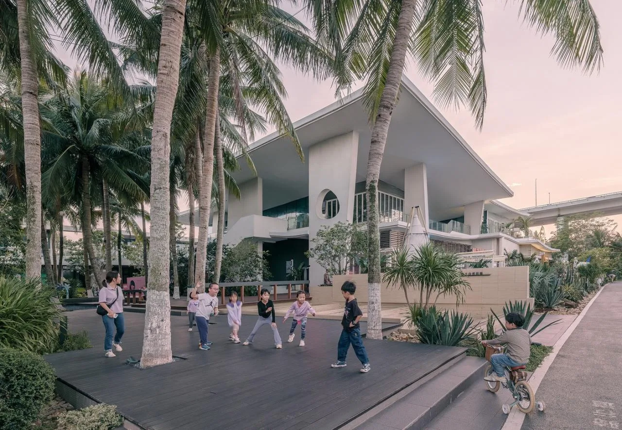 BIM Architecture | Century Cape Commercial Street/Large Material Building