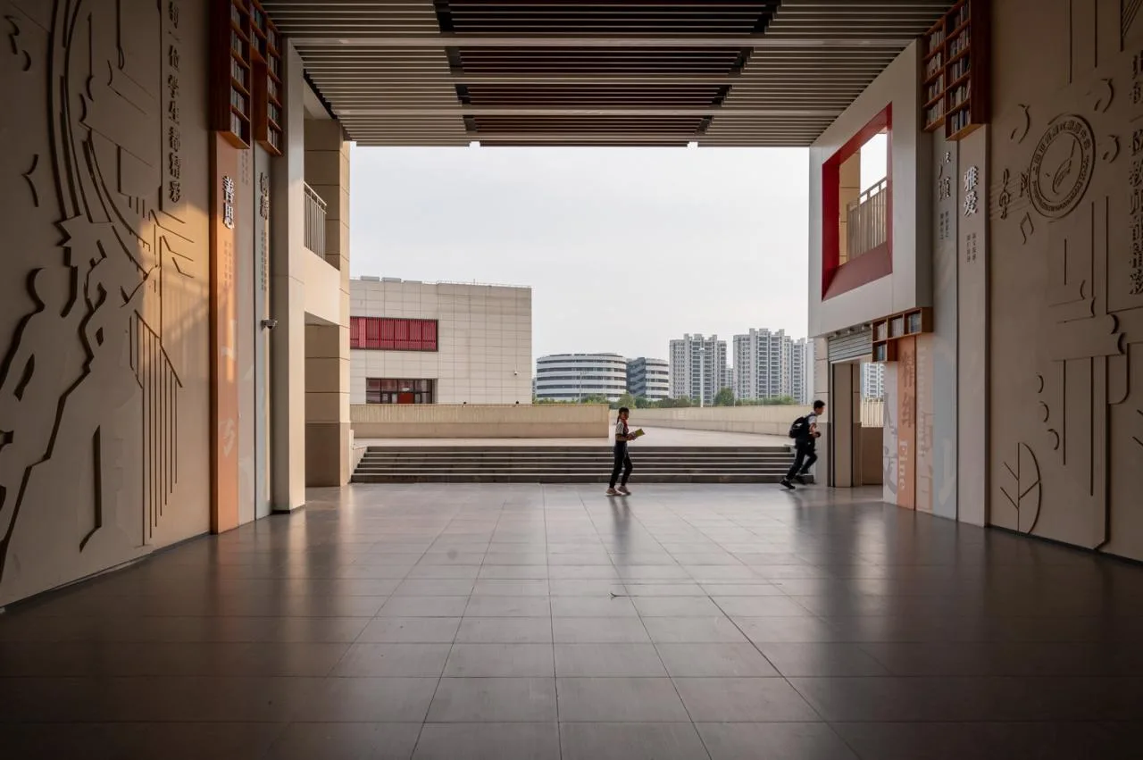 BIM Architecture | Here and Now: High Density Campus Practice for Classroom Teaching - Qingpu Lansheng Siyuan Middle School/Chuanglin Zebai