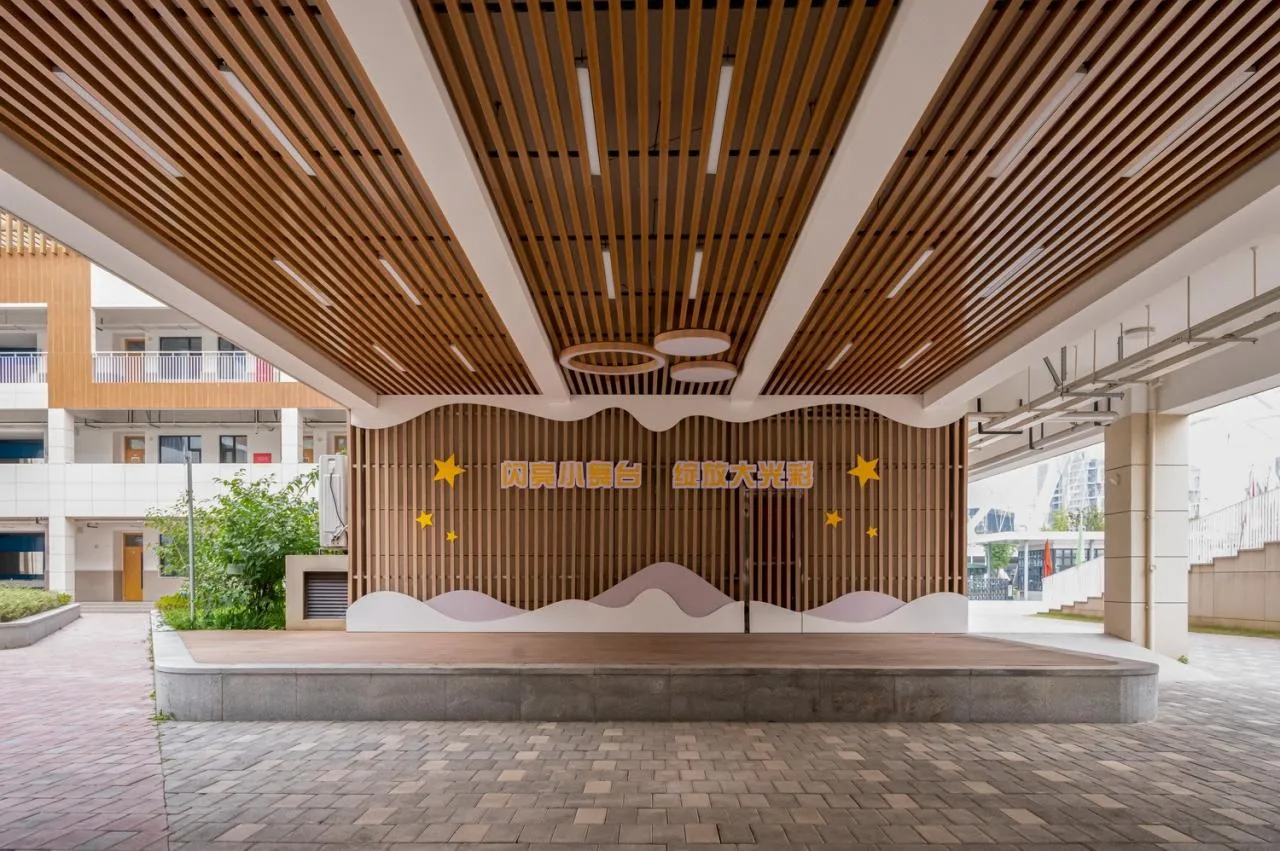 BIM Architecture | Here and Now: High Density Campus Practice for Classroom Teaching - Qingpu Lansheng Siyuan Middle School/Chuanglin Zebai