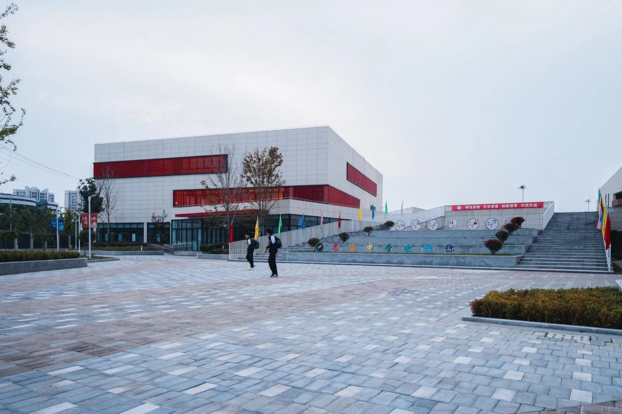 BIM Architecture | Here and Now: High Density Campus Practice for Classroom Teaching - Qingpu Lansheng Siyuan Middle School/Chuanglin Zebai