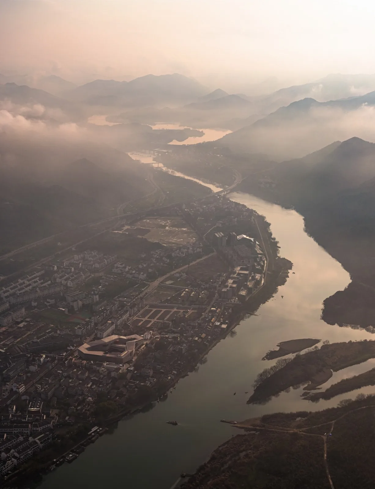 BIM Architecture | Lishui's Largest Art Complex: Guyan Painting Village Art Center/Meng Fanhao Line+Architectural Firm