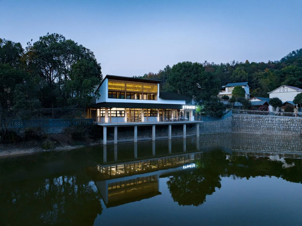 BIM Architecture | Dashali Rural Coffee Bookstore/Tour Building