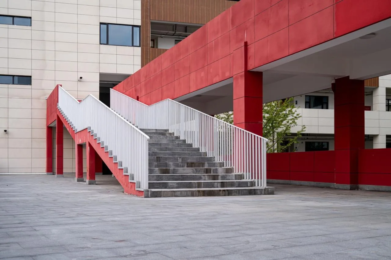 BIM Architecture | Here and Now: High Density Campus Practice for Classroom Teaching - Qingpu Lansheng Siyuan Middle School/Chuanglin Zebai