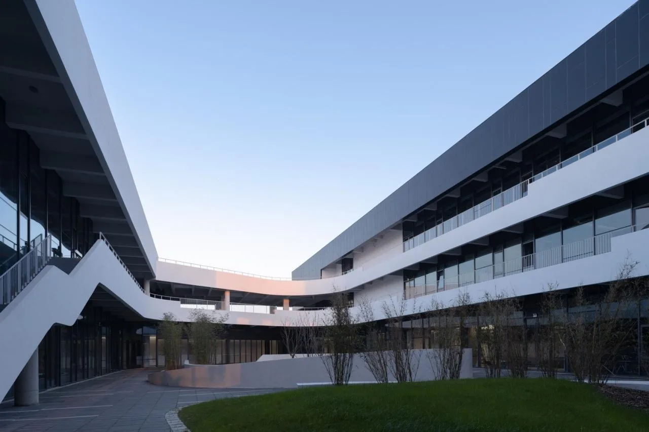 BIM Architecture | PolyGram Asia Pacific Production and R&D Headquarters/Chiasmus Partners