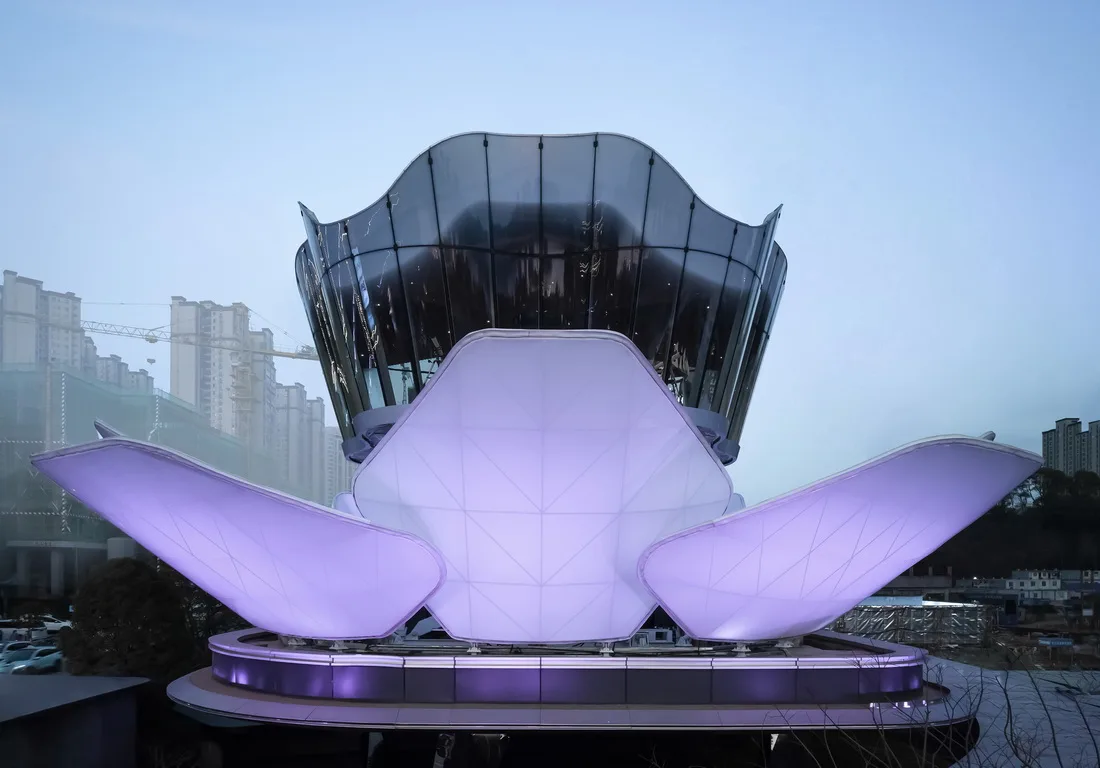 BIM Architecture | Dynamic Architecture with Integrated Mobility: Changsha's 'Eye of the Xiangjiang River' / Zhu Peidong Line+Architecture Firm