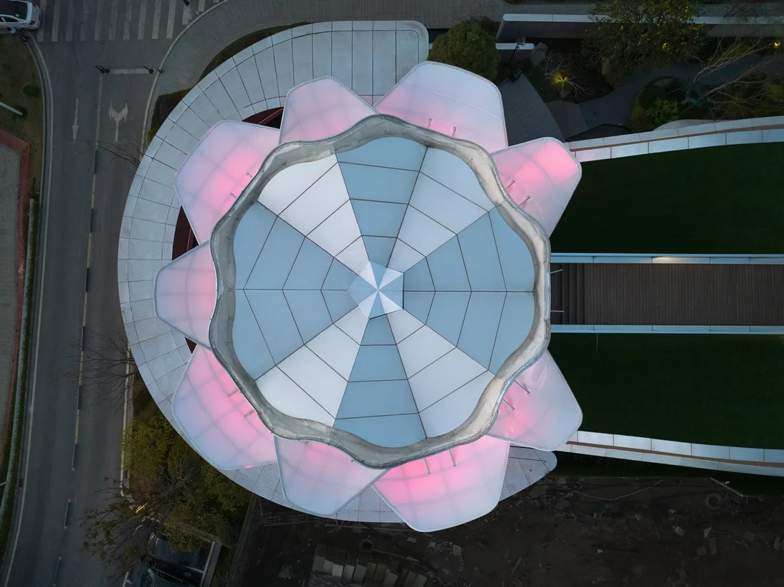 BIM Architecture | Dynamic Architecture with Integrated Mobility: Changsha's 'Eye of the Xiangjiang River' / Zhu Peidong Line+Architecture Firm