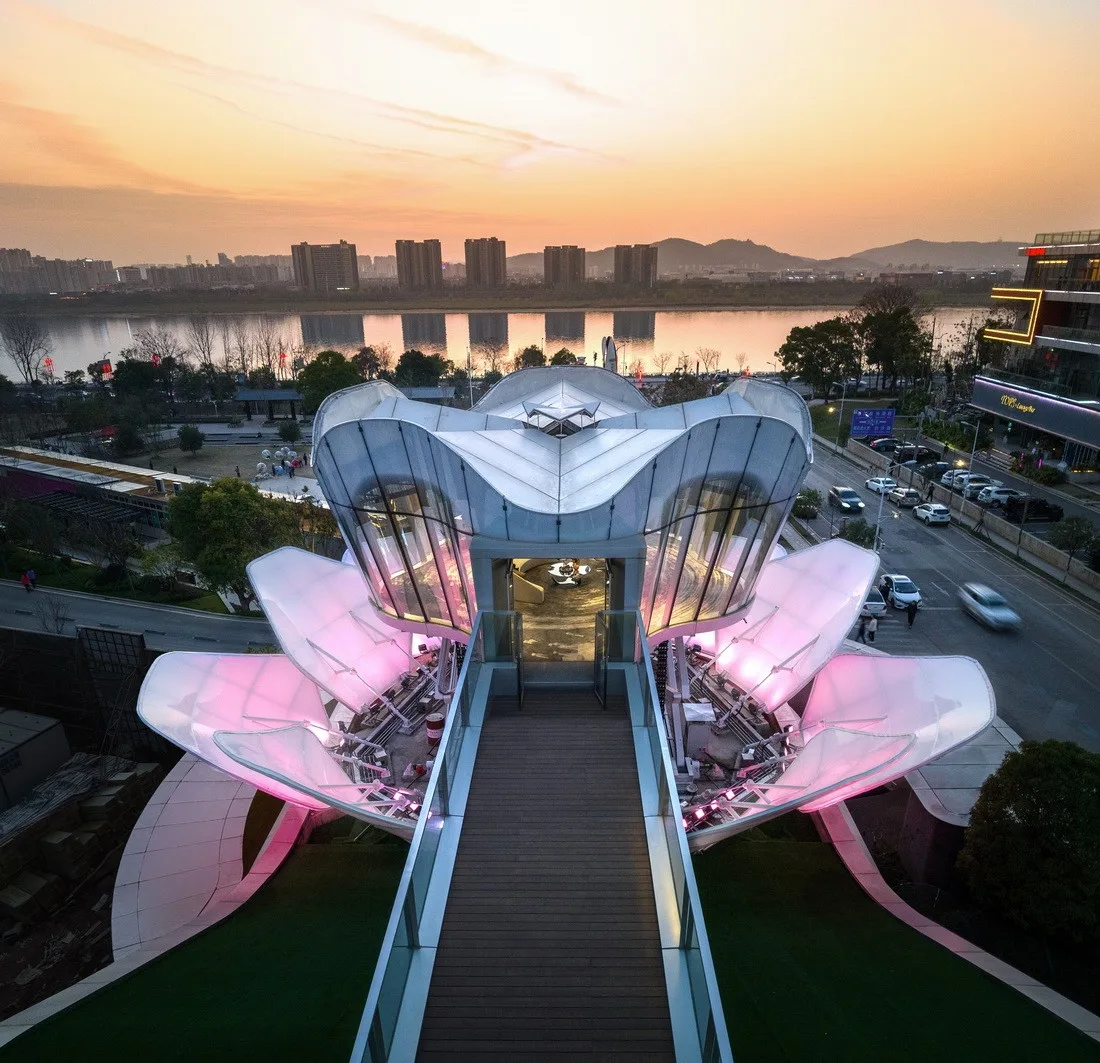 BIM Architecture | Dynamic Architecture with Integrated Mobility: Changsha's 'Eye of the Xiangjiang River' / Zhu Peidong Line+Architecture Firm