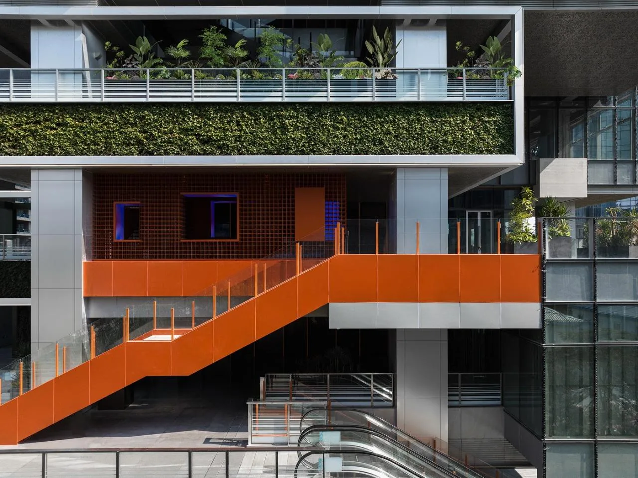 BIM Architecture | T33 Full time Center: Future Imagination and Expression of Human, Nature, and Technology/Aedas Architectural Design Firm