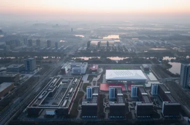 BIM Architecture: White Egrets Fly Together Wetland Exhibition Wings at Bohai University Sports Center by CAS Architectural Design Institute-BIM WORLD